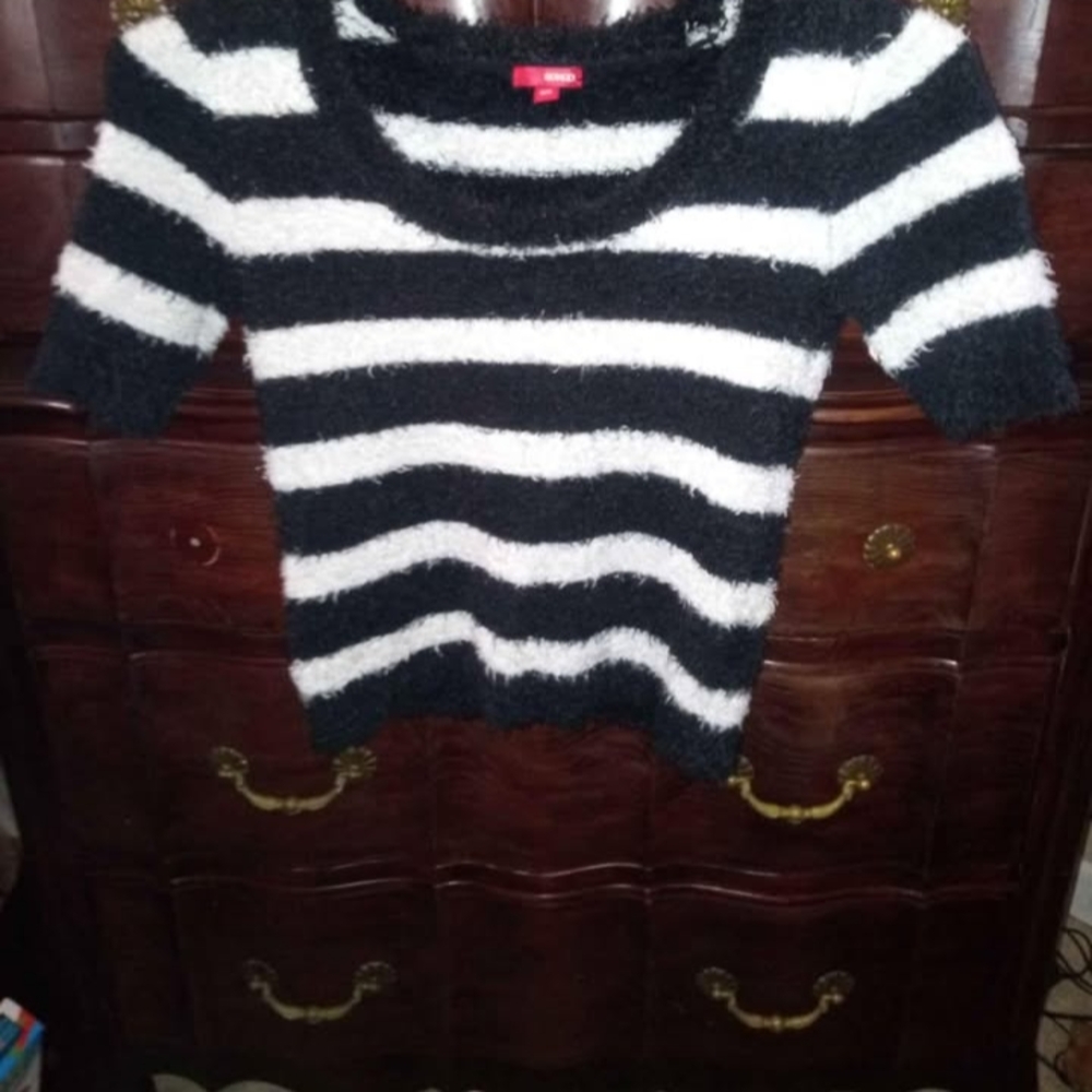 BONGO FUZZY Black and White Striped Women's Sweater SHIRT short sleeves
